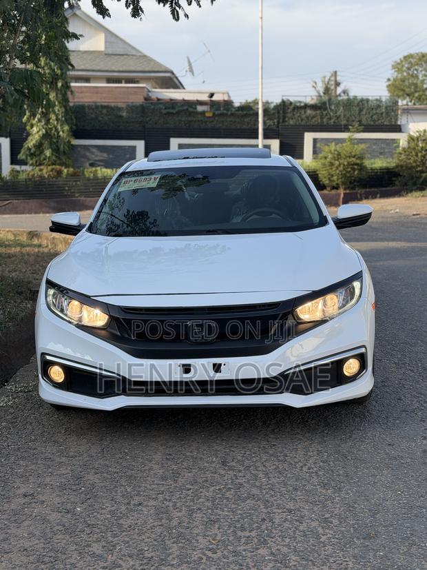 Honda Civic EX 4dr Hatchback (1.5L 4cyl) 2017 White