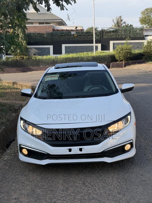 Honda Civic EX 4dr Hatchback (1.5L 4cyl) 2017 White