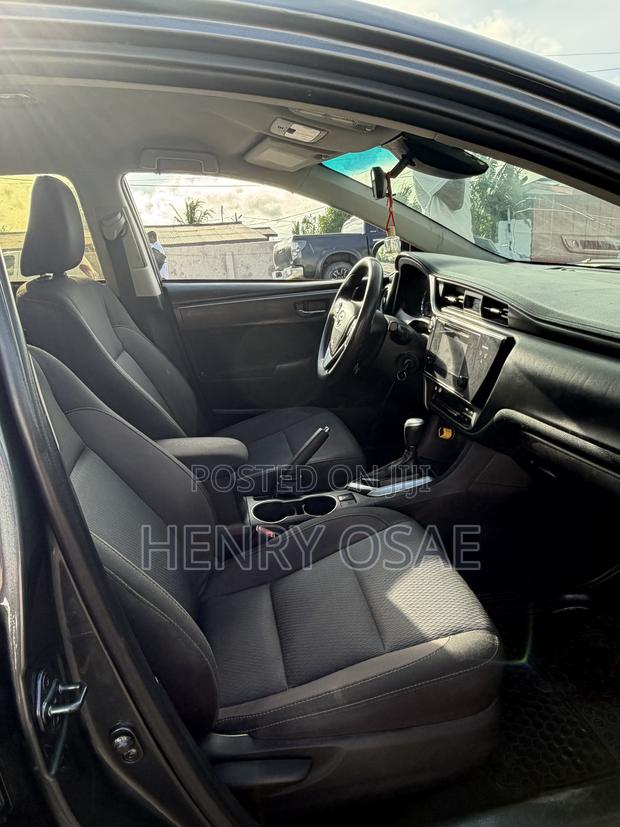 Toyota Corolla 2017 Blue