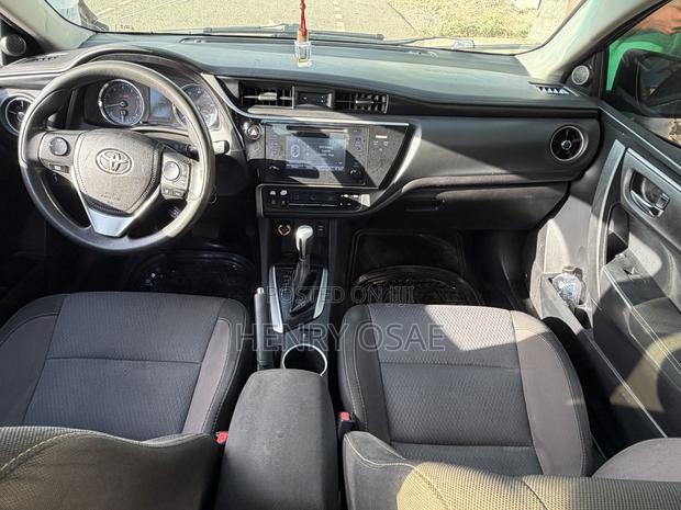Toyota Corolla 2017 Blue