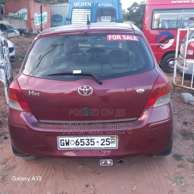 Toyota Vitz 2010 Brown