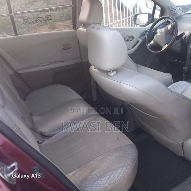 Toyota Vitz 2010 Brown