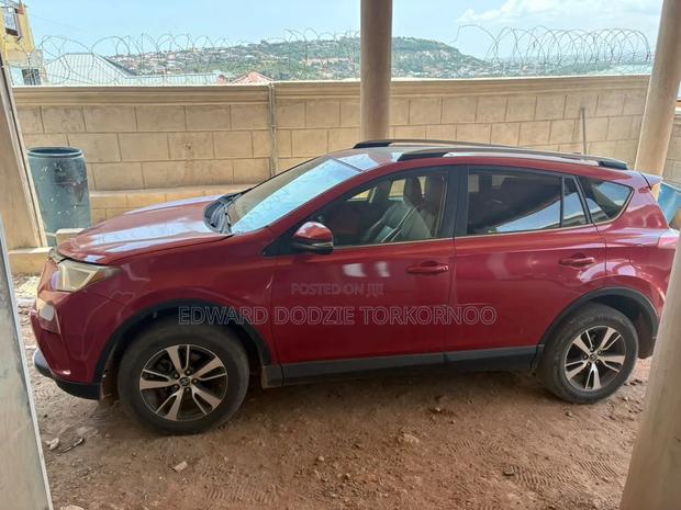 Toyota RAV4 2017 Red