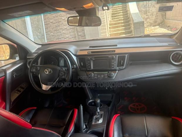 Toyota RAV4 2017 Red