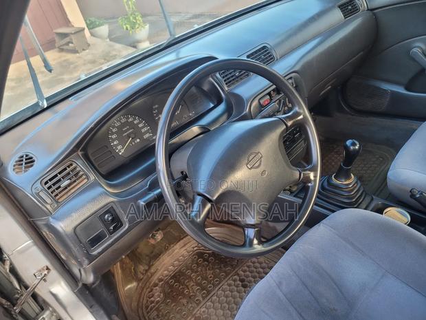 Nissan Sunny 1998 Gray