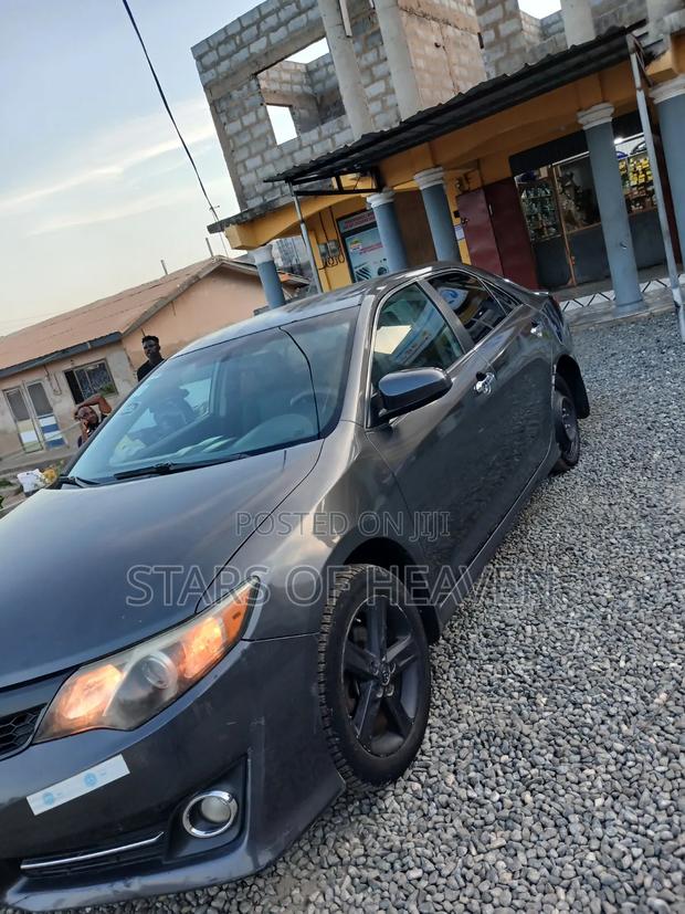 Toyota Camry SE Sport 4dr Sedan (2.5L 4cyl 6A) 2014 Gray
