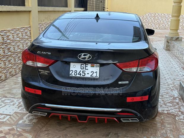 Hyundai Elantra Limited Sedan FWD (1.8L 4cyl 6A) 2013 Black