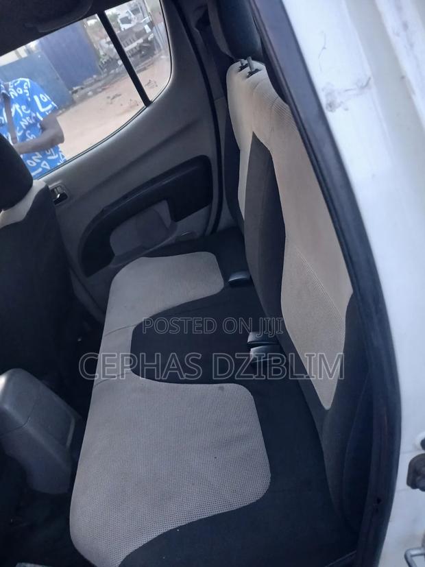 Mitsubishi L200 2011 White