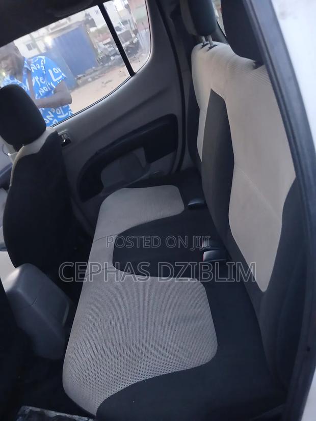 Mitsubishi L200 2011 White