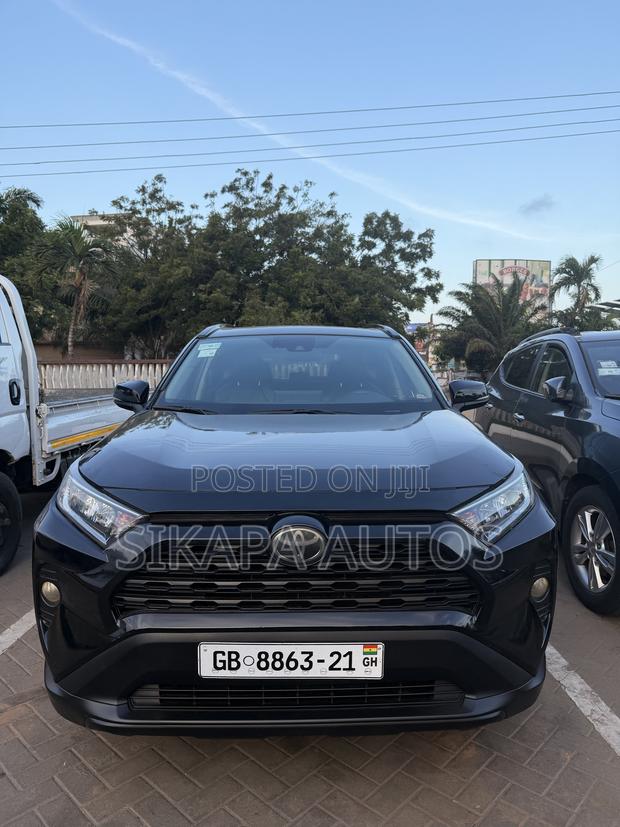 Toyota RAV4 XLE Premium AWD 2020 Black