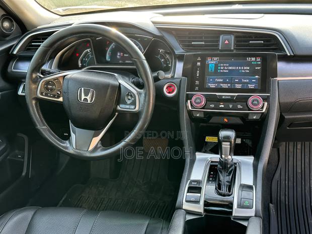 Honda Civic Touring 4dr Sedan (1.5L 4cyl) 2017 White