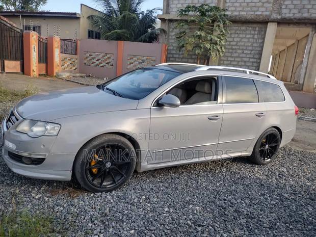Volkswagen Passat 2010 Silver