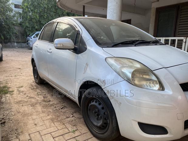 Toyota Vitz 2010 White