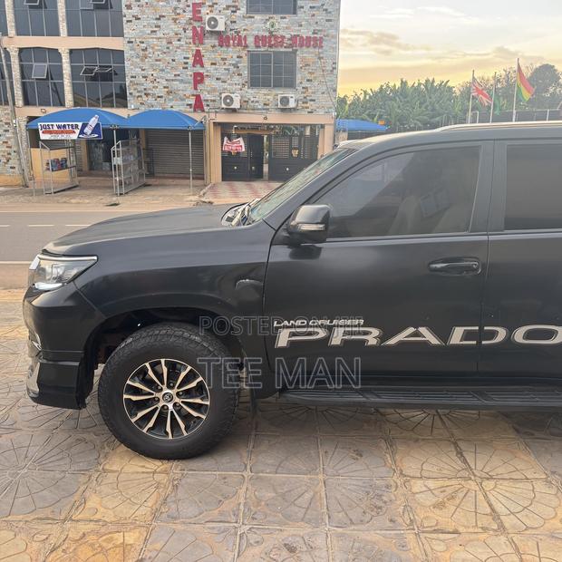 Toyota Land Cruiser Prado 2012 Black