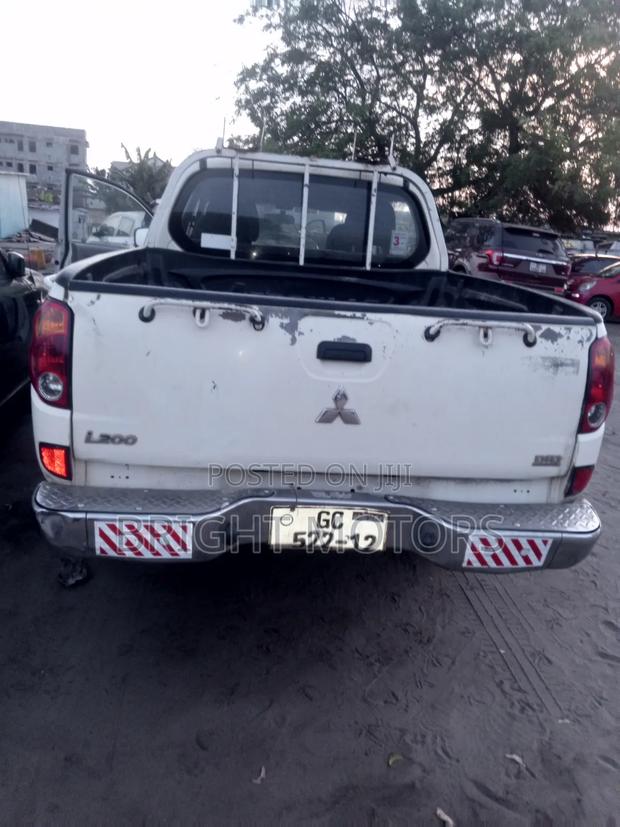 Mitsubishi L200 Double Cab 2.5 180hp 4WD 2012 White