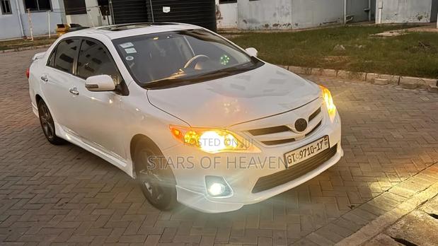 Toyota Corolla S Special Edition 4dr Sedan (1.8L 4cyl 4A) 2013 White