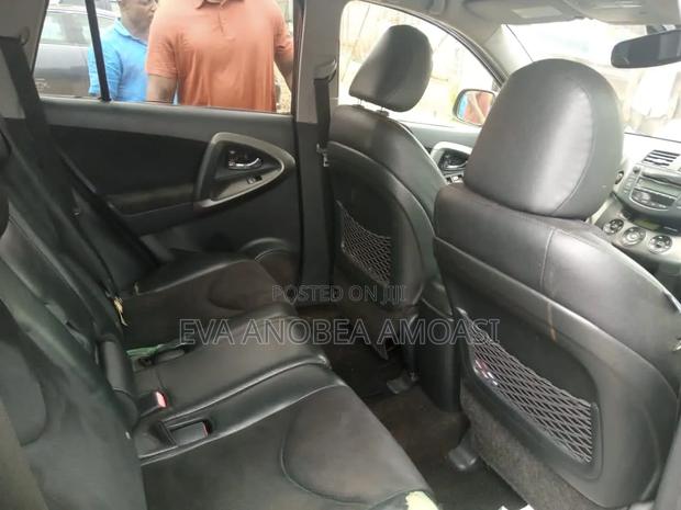 Toyota RAV4 2010 Black