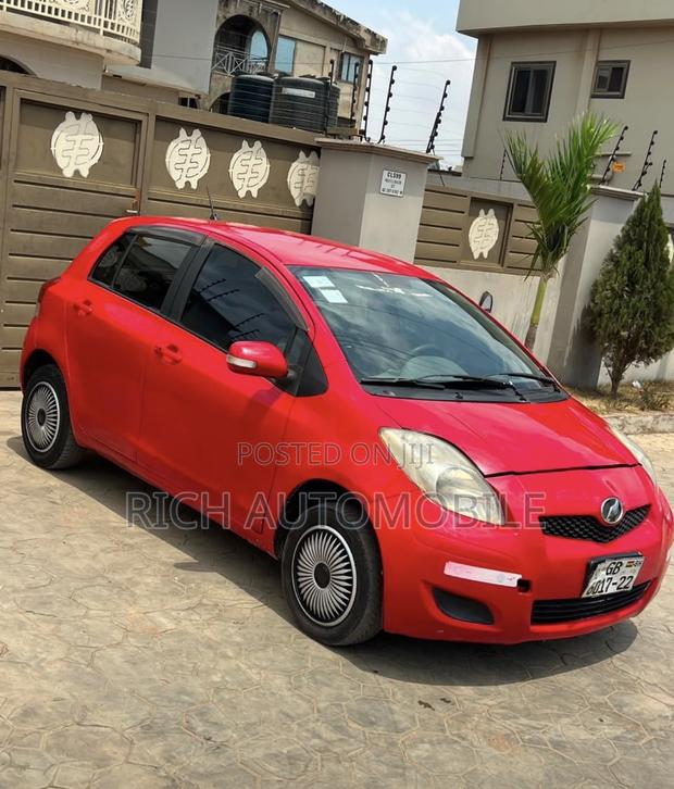 Toyota Vitz 1.3 AWD 5dr 2010 Red