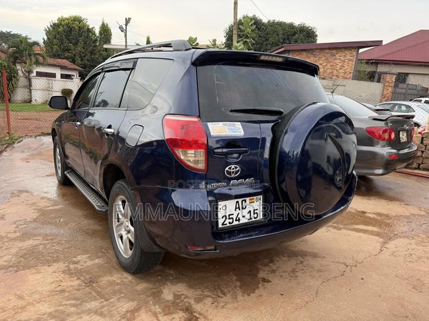 Toyota RAV4 2010 Blue
