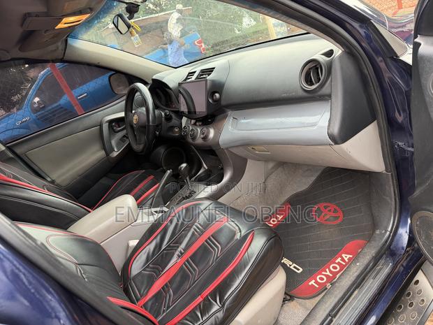 Toyota RAV4 2010 Blue