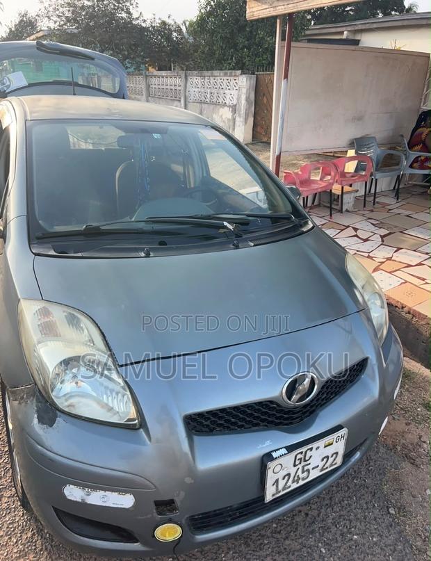 Toyota Vitz 1.3 AWD 3dr 2011 Silver