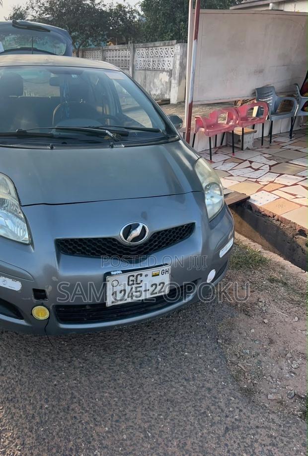 Toyota Vitz 1.3 AWD 3dr 2011 Silver