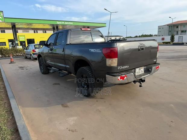 Toyota Tundra Double Cab 4x4 5.7L V8 2013 Gray