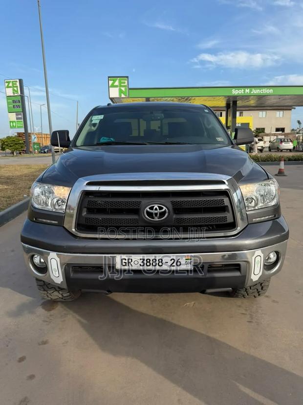 Toyota Tundra Double Cab 4x4 5.7L V8 2013 Gray