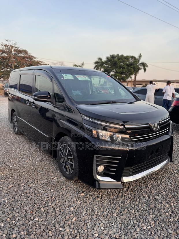 Toyota Voxy 2015 Black