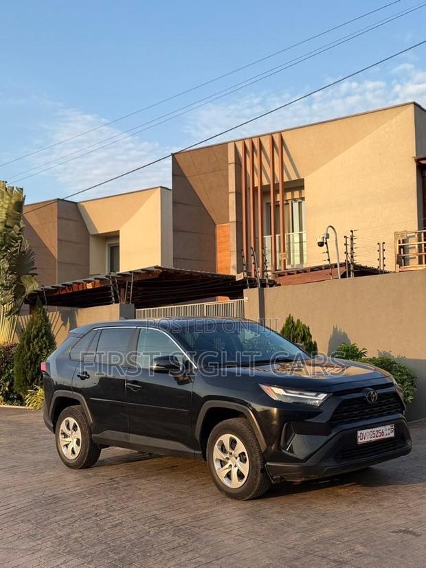 Toyota RAV4 LE AWD 2024 Black
