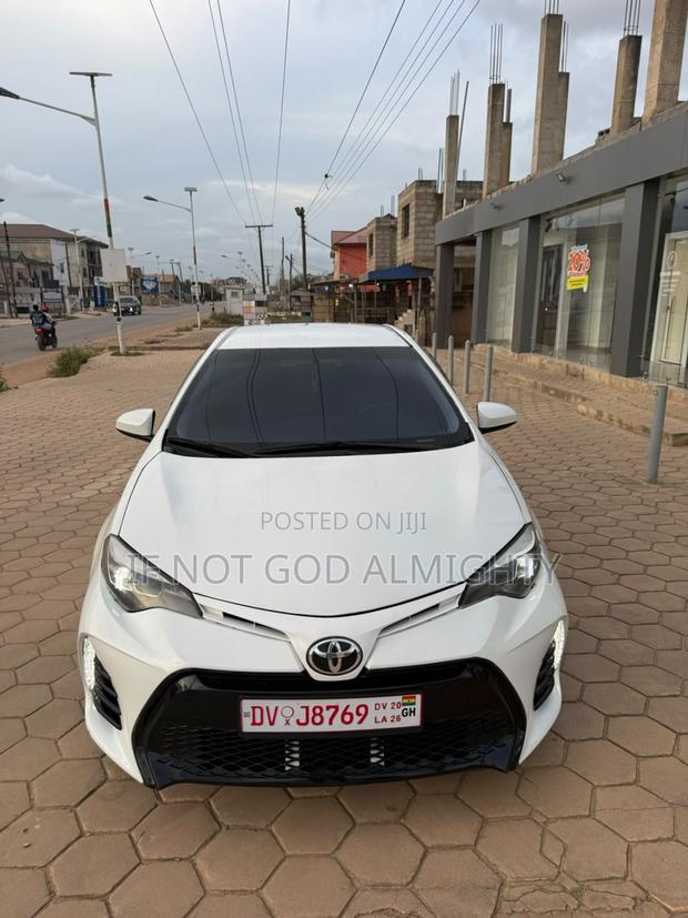 Toyota Corolla LE ECO 4dr Sedan (1.8L 4cyl CVT) 2017 White