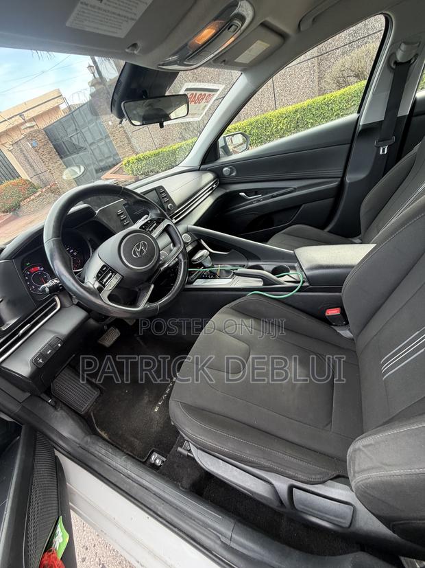 Hyundai Elantra SEL 2021 Gray