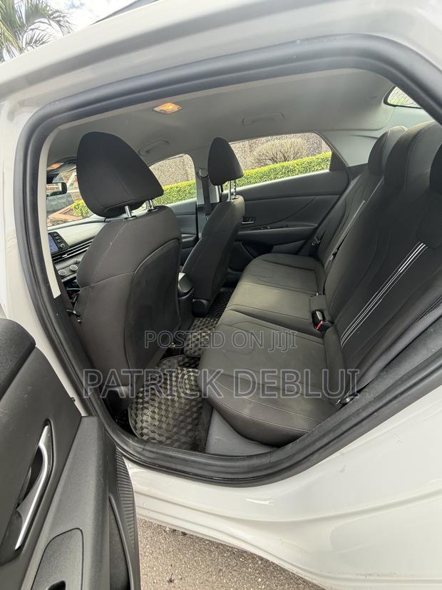 Hyundai Elantra SEL 2021 Gray