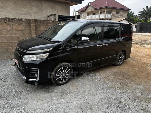 Toyota Voxy SV Premium 2014 Black