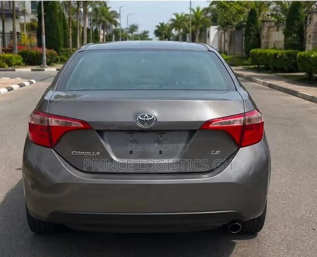 Toyota Corolla LE (1.8L 4cyl 2A) 2018 Brown