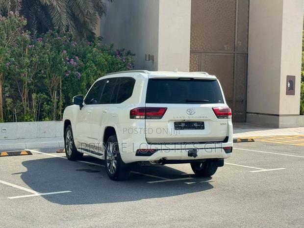New Toyota Land Cruiser LC300 2024 Off white