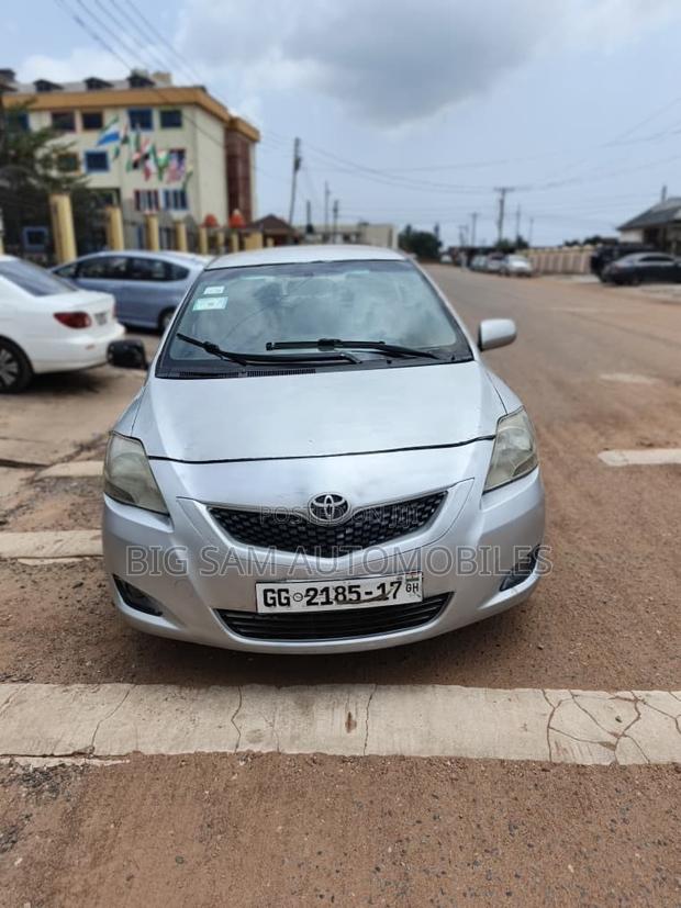 Toyota Yaris 2010 Silver