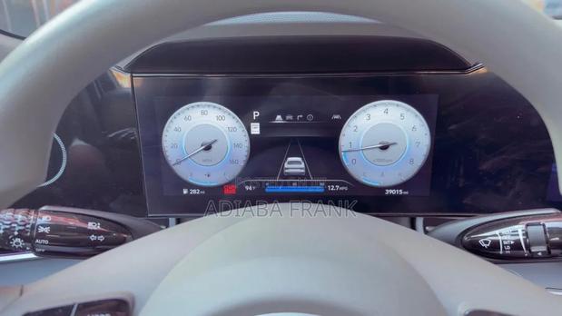 Hyundai Elantra Limited 2024 Silver