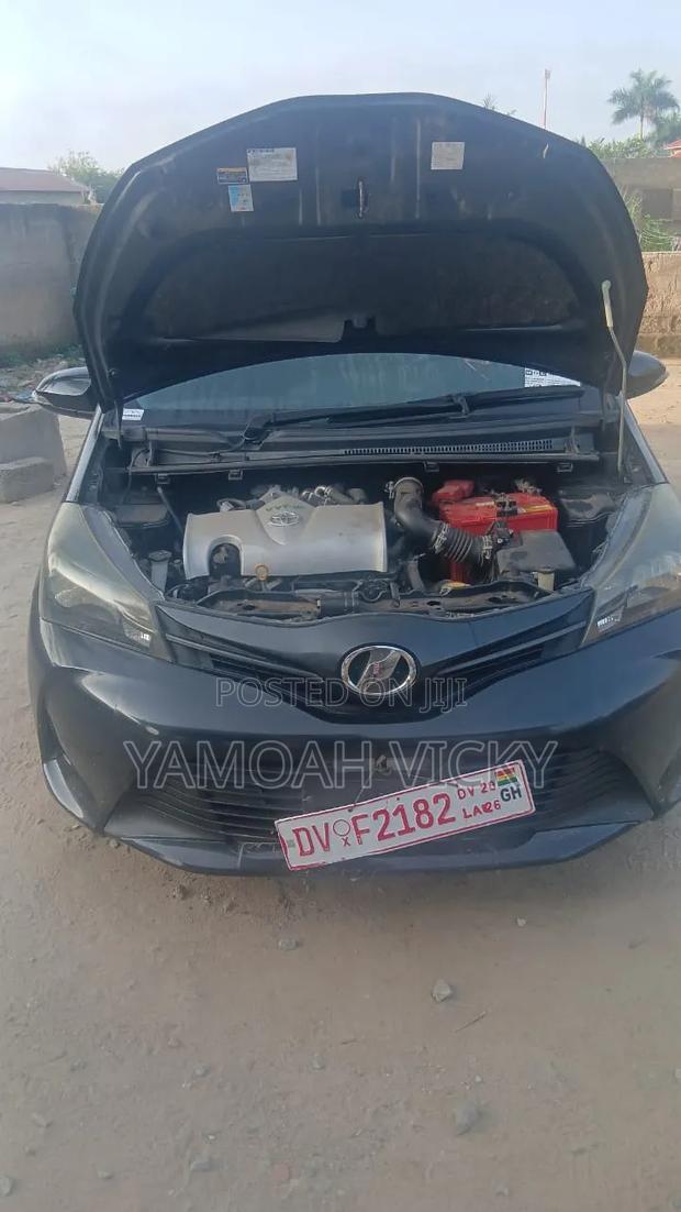 Toyota Vitz 2015 Black
