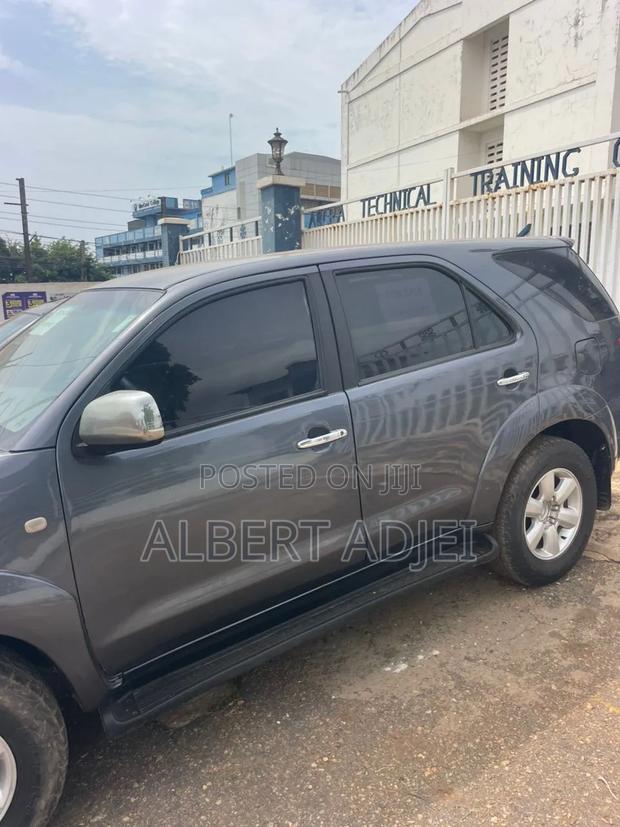 Toyota Fortuner 2011 Gray