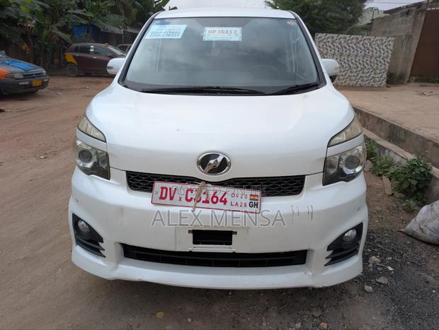 Toyota Voxy 2013 White