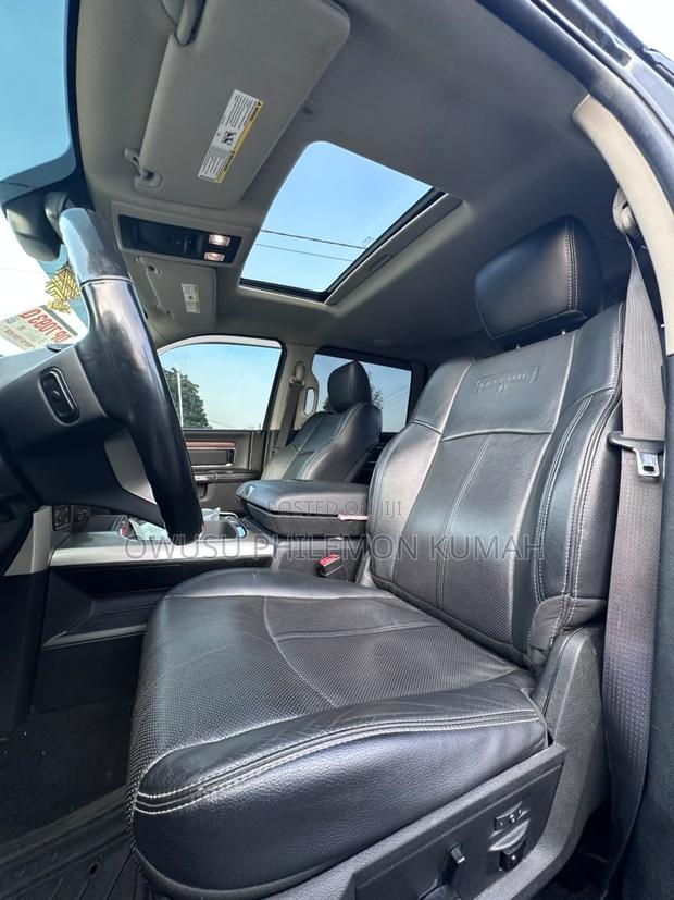 RAM 1500 2018 Black
