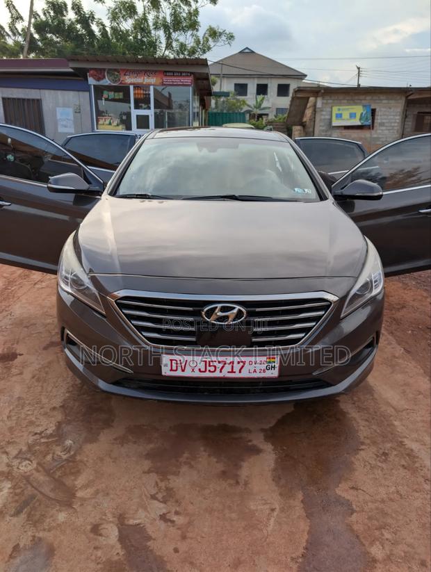 Hyundai Sonata Limited 4dr Sedan (2.4L 4cyl 6A) 2015 Gray