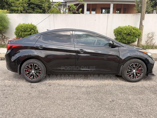 Hyundai Elantra Limited Sedan FWD (1.8L 4cyl 6A) 2013 Black