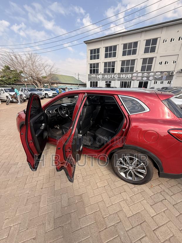 MG HS 2019 Red