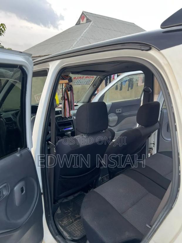 Daihatsu Mira 2010 White