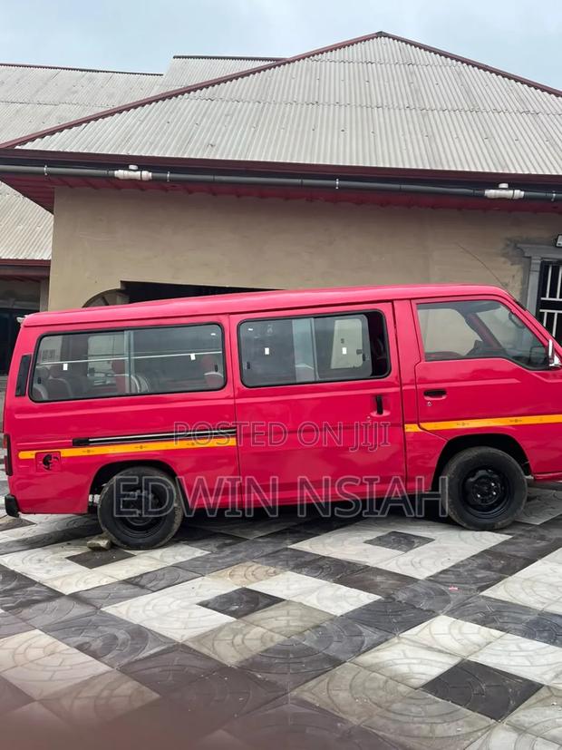 Nissan Caravan 1999