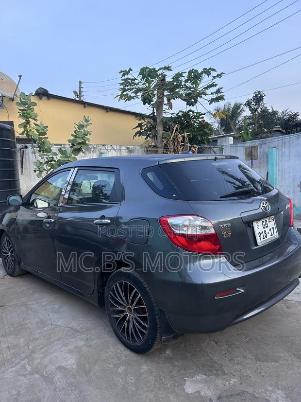 Toyota Matrix 2011 Silver