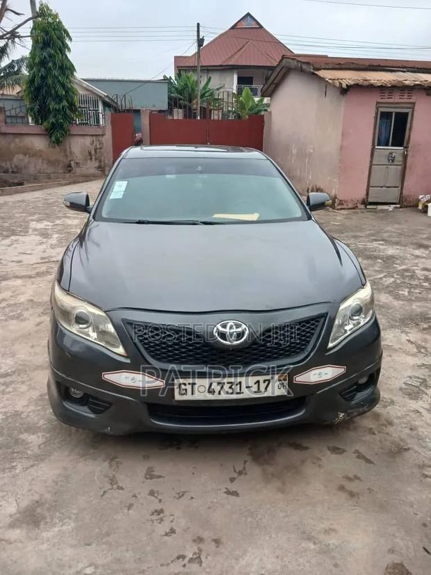 Toyota Camry SE 4dr Sedan (2.5L 4cyl 6AM) 2010 Gray