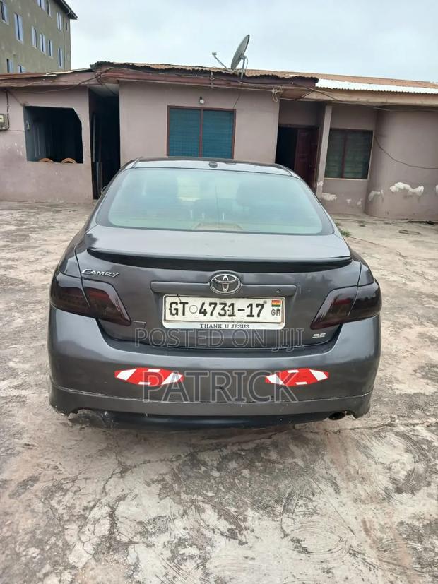 Toyota Camry SE 4dr Sedan (2.5L 4cyl 6AM) 2010 Gray
